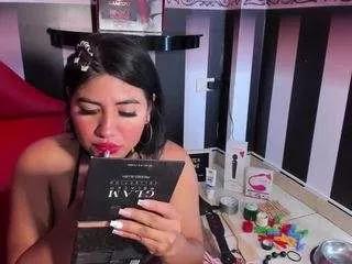 hottieminee from CamSoda