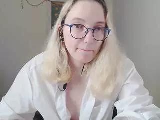 kiratarot from CamSoda is Freechat