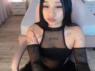 kittyy-lovee from CamSoda
