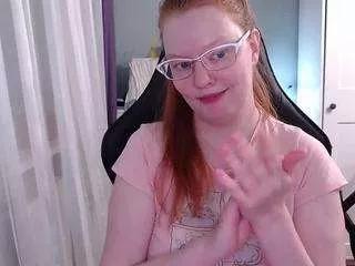 ladyinari from CamSoda is Freechat