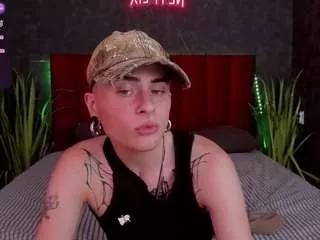 leoncrystall from CamSoda is Freechat