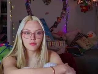 lilfknsquirt from CamSoda