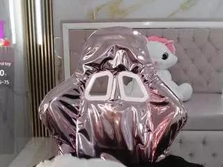 lili-conor-s on CamSoda