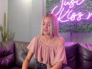 lillymaxwell from CamSoda