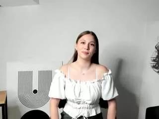 littlemelody from CamSoda is Freechat