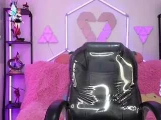 littlevixen18 from CamSoda
