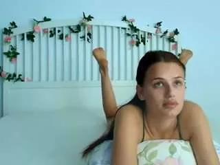 luna-mist from CamSoda is Freechat