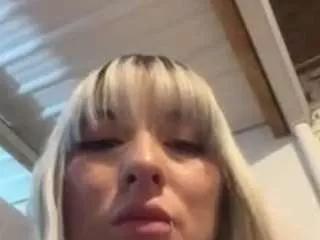 miiabaaker from CamSoda