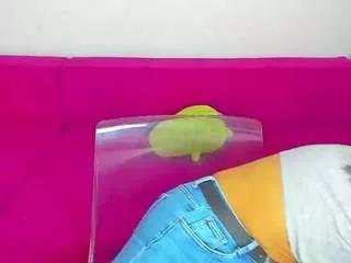miiakittyy from CamSoda is Freechat