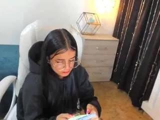 niicole-fox2 from CamSoda
