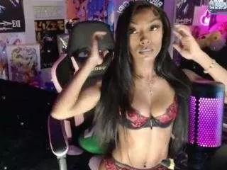 niviawolfe from CamSoda