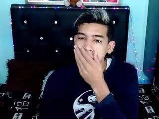 oliverttwink1 from CamSoda is Freechat