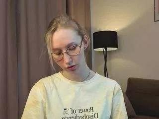 parisfiducia from CamSoda is Freechat