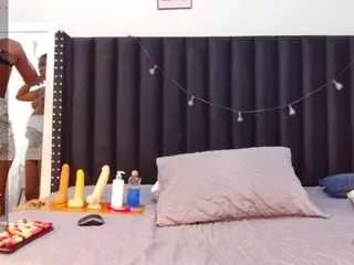 Girls: try live performances with matured performers, from dancing to quirks, in a variety of beautiful sex cams.
