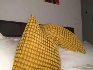 queenjuciy777 from CamSoda
