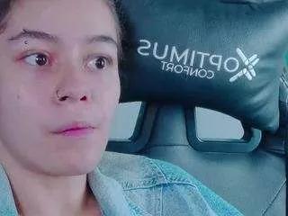 ravenn-moonn from CamSoda is Freechat
