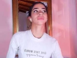 sara-lop from CamSoda