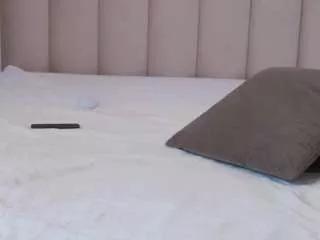 saradiamond01 from CamSoda