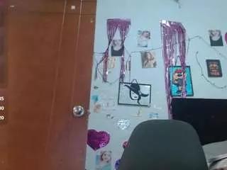 saray-extrovert from CamSoda