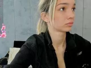 sassyt33n from CamSoda