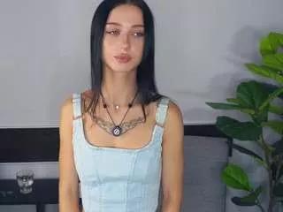 Shainacloos webcams show profile image 