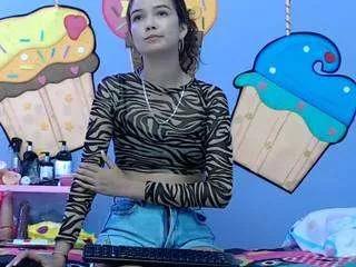 skinnycutefernanda18 from CamSoda is Freechat