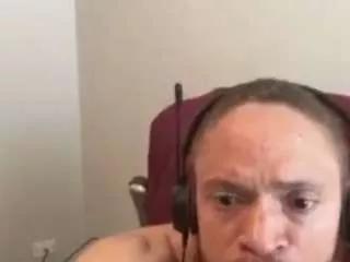 thomasg01 from CamSoda is Freechat