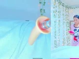 tiffanny-loveee from CamSoda