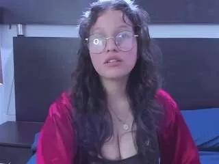 tinny18 from CamSoda