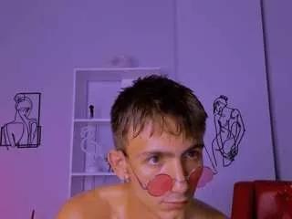 tobi-yours from CamSoda is Freechat