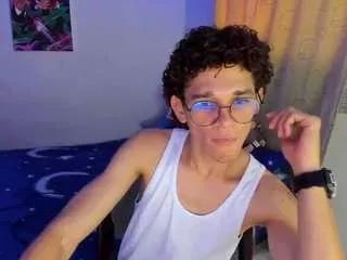 tommyxros from CamSoda is Freechat