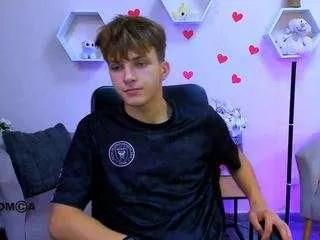 travis-wolf from CamSoda is Freechat