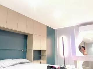viioletlover from CamSoda