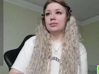 you-dreams from CamSoda is Freechat