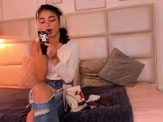 Photos of zukyxyakihiro89 from CamSoda is Freechat