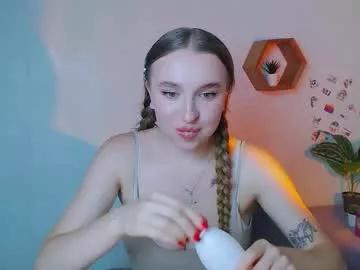 _julianaini_ webcams show profile image 