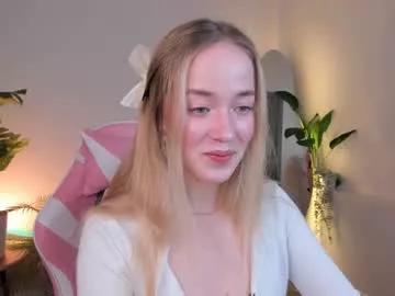 a_m_e_l_i_a from Chaturbate