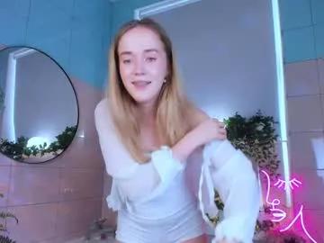 a_m_e_l_i_a from Chaturbate