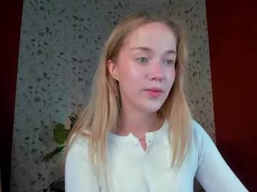 a_m_e_l_i_a from Chaturbate
