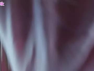a_m_e_l_i_a from Chaturbate