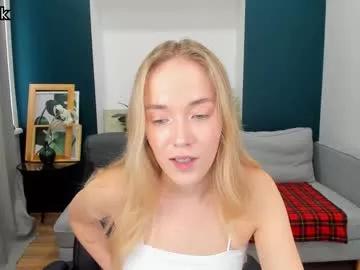 a_m_e_l_i_a from Chaturbate