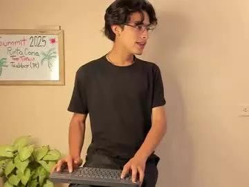 aaron_eze from Chaturbate