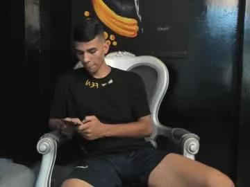 aaron_whitee_ from Chaturbate