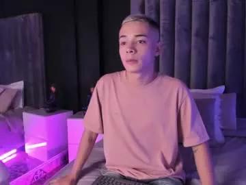 adam_thomass from Chaturbate