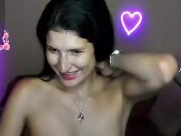 alianna_solo_kiss from Chaturbate
