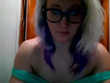 alilyungmilf from Chaturbate