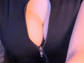 amandaxxx_10 from Chaturbate