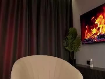 amazing_bitch from Chaturbate