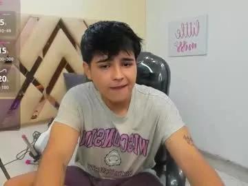 andrewsmile_ from Chaturbate is Freechat