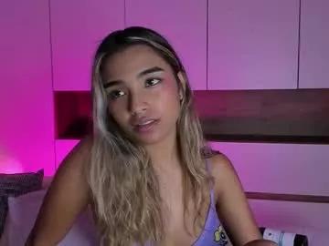 annebull_ from Chaturbate